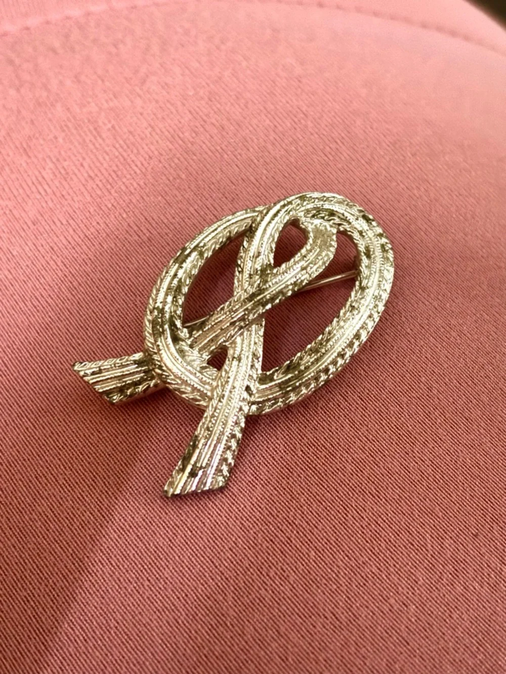 Vintage estate sale 1960 s Knotted Ribbon Brooch -Crown Trifari